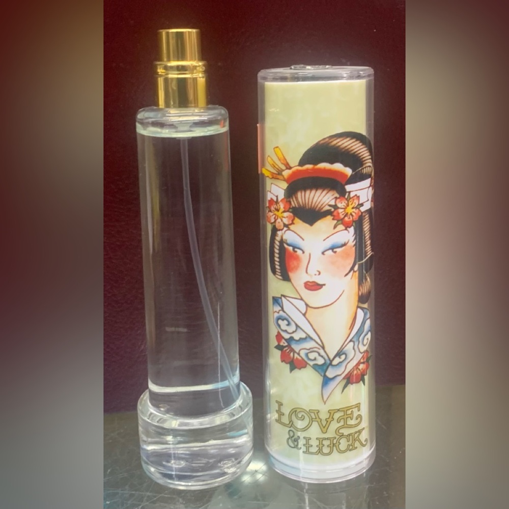 Ed Hardy Love & Luck Perfume. Eau de parfum spray. 3.4 fl oz / 100 ml.